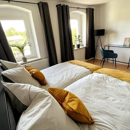 Modern 4 Zi Netflix, Wifi, Parken Casaluna85 דירה