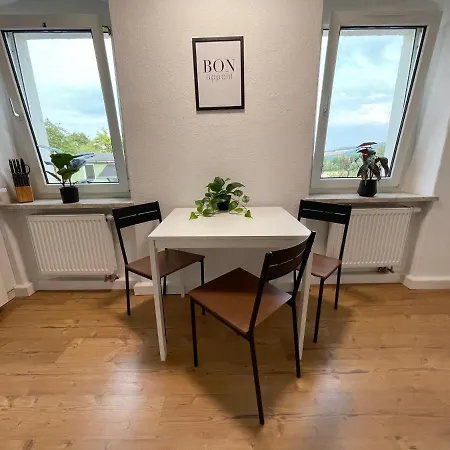 Modern 4 Zi Netflix, Wifi, Parken Casaluna85 * Floha