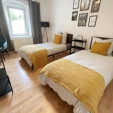 Modern 4 Zi Netflix, Wifi, Parken Casaluna85 * Floha