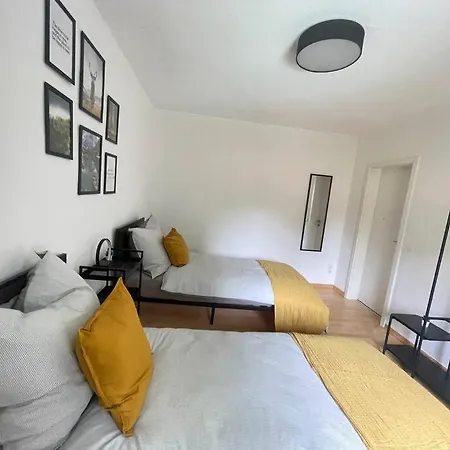 Modern 4 Zi Netflix, Wifi, Parken Casaluna85 Apartmán