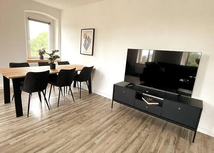 Modern 4 Zi Netflix, Wifi, Parken Casaluna85 아파트 Floha