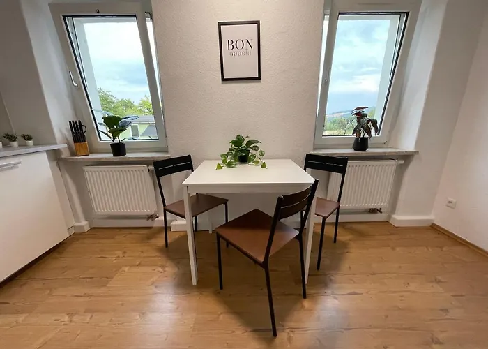 Modern 4 Zi Netflix, Wifi, Parken Casaluna85 * Floha