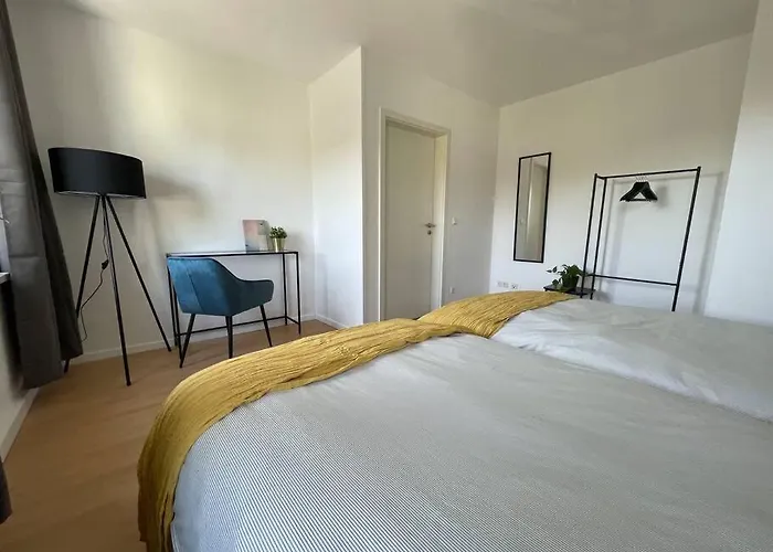 Modern 4 Zi Netflix, Wifi, Parken Casaluna85 Floha